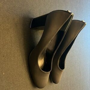 Donald J. Pliner Black Heels